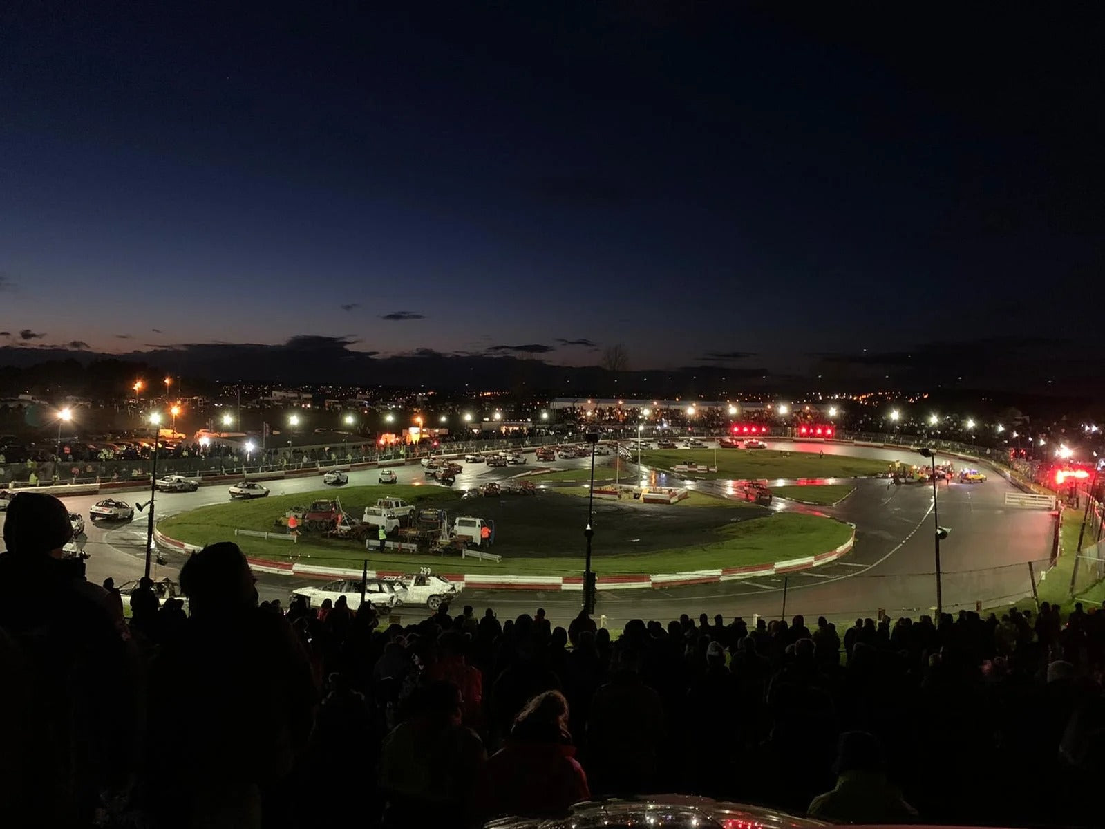 Spedeworth TV, una plataforma especializada en automovilismo, que logró escalar su producción en vivo a otro nivel gracias a las herramientas de LiveU.